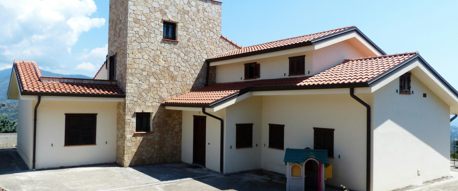 Why Collaborating With A Colorado Roofing Company Is Essential For Your Home Remodel